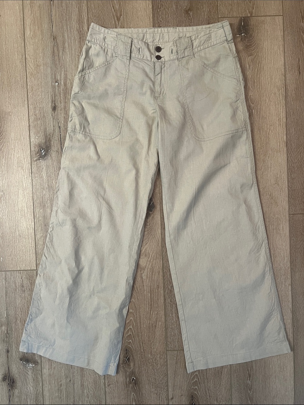 Patagonia - Wide Leg Hemp/Cotton Pants in Light Beige, Great condition! Size 4.